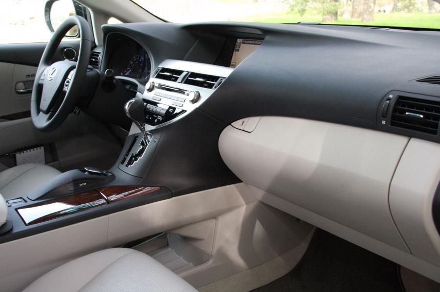  Lexus RX350 2010 года  (фото 17 из 51)